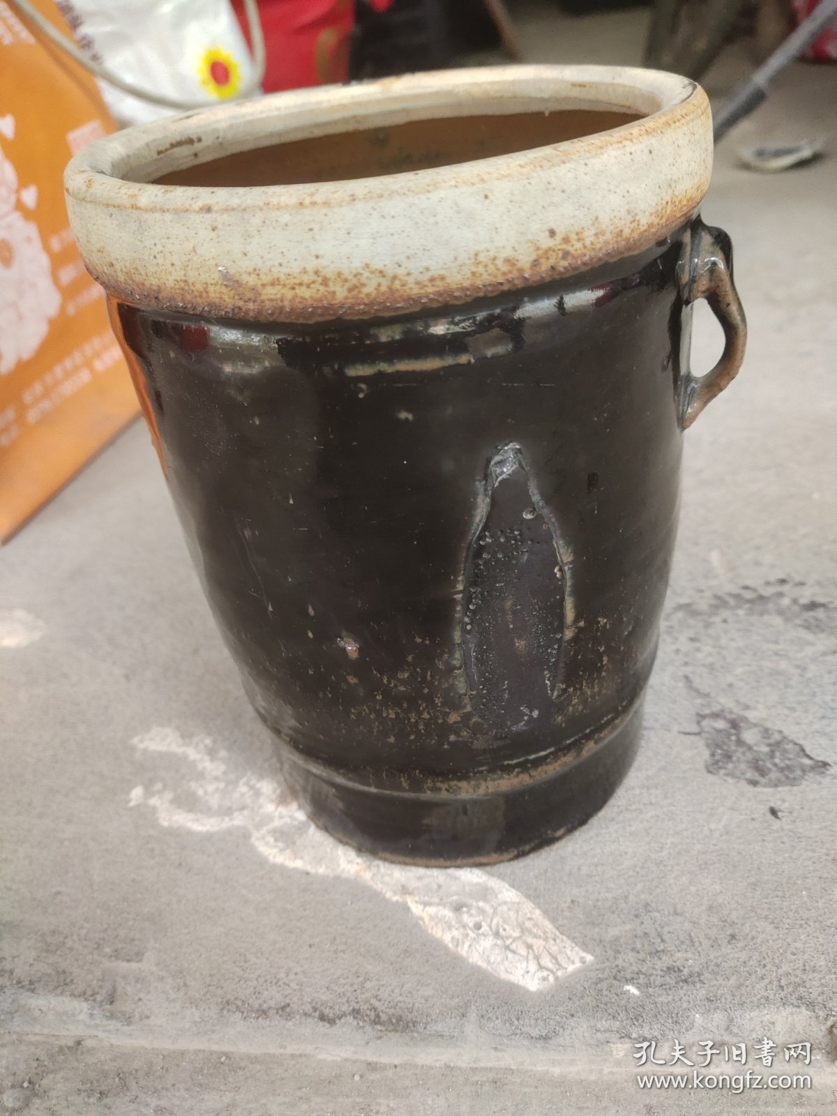 晚清民国双耳黑釉罐高19.3cm.