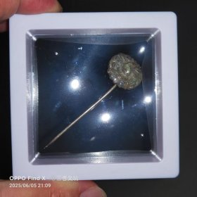 团鹤老银簪子，带烧蓝工艺，头饰造型精美，包浆自然，品相完整。适合收藏或佩戴