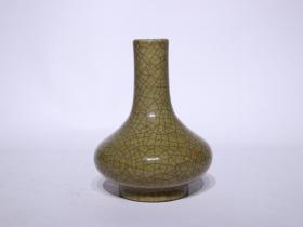 清仿哥釉荸荠瓶，高度17.5cm口径3.8cm
