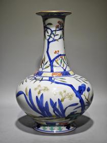大清乾隆年制，青花粉彩灵芝枸杞贺寿平口赏瓶，高：26cm，肚直径：18cm