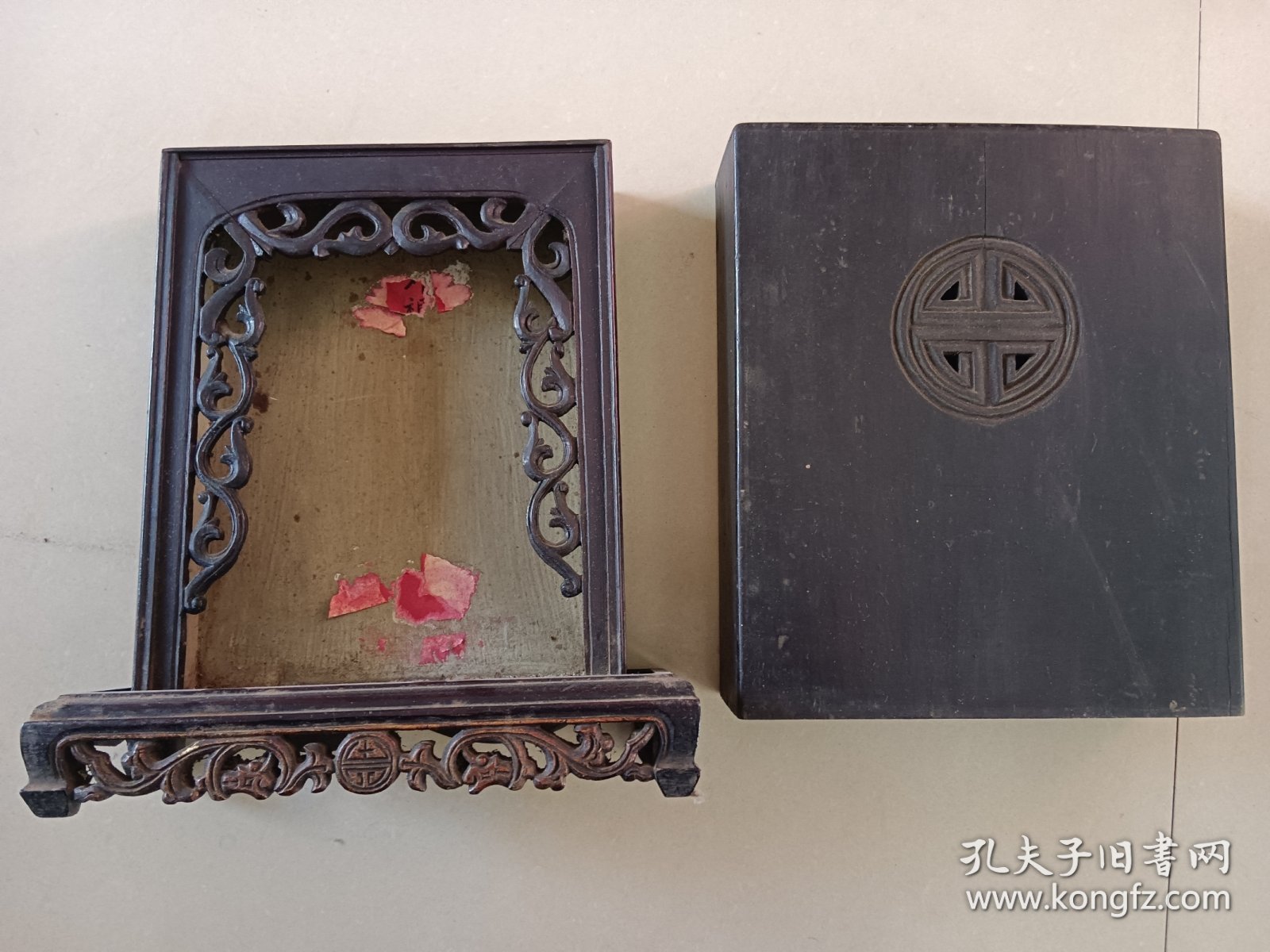 老佛龛 老供匣 外盒前后面有干裂 图六外盒一角有小磕残 图八底干裂纹 总高33 宽11.5/7.5 长28/23.5