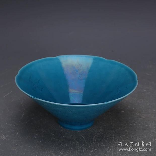 明孔雀绿釉仙鹤纹斗笠碗