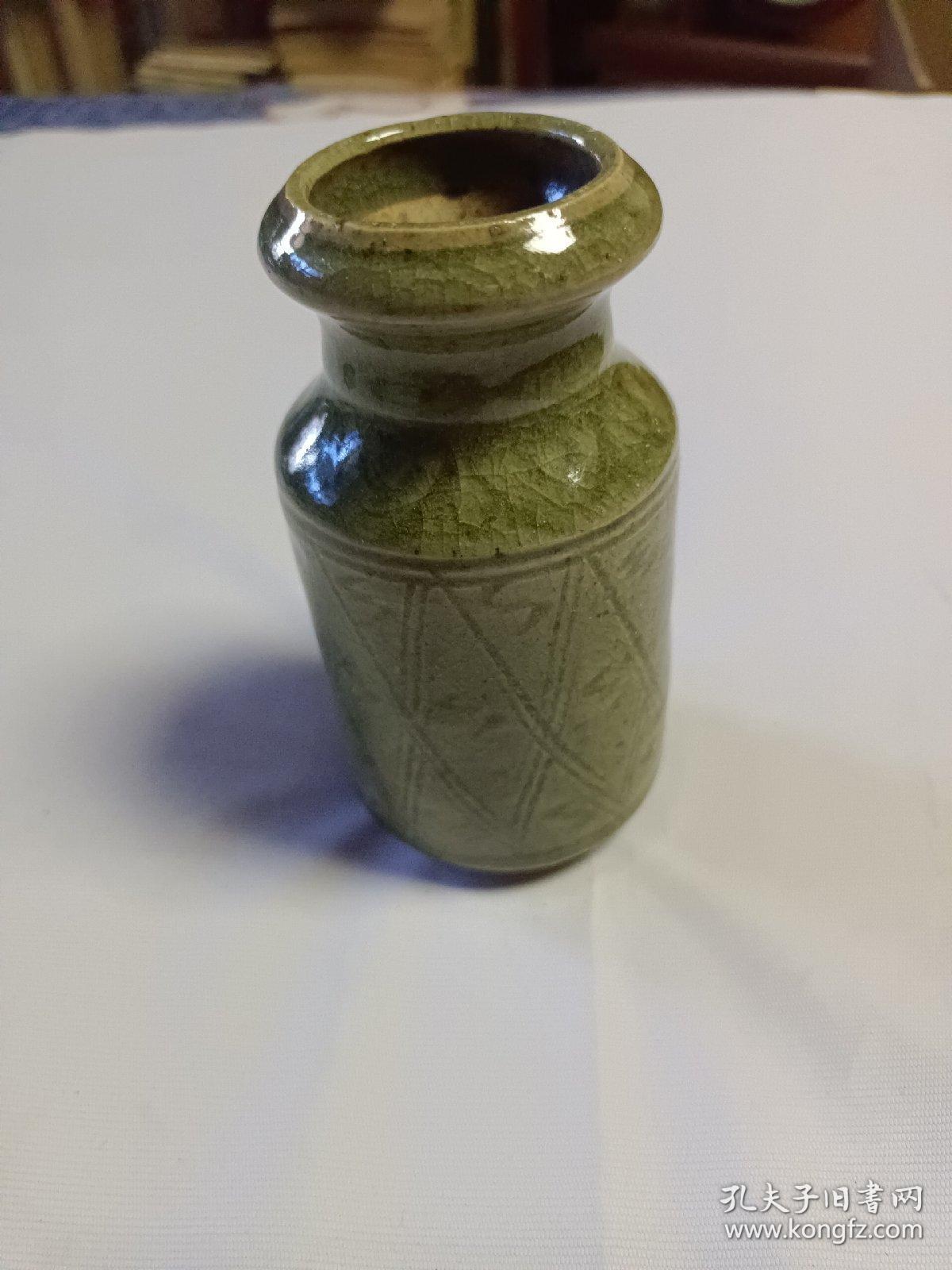 青釉筒瓶 高12公分  无残完整