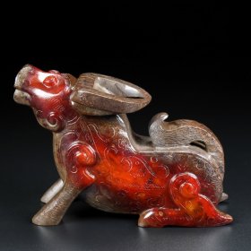 精品和田玉 ，玉牛，玉质细腻，包浆厚重，沁色入骨，雕工精细，品相完美，细节如图，长13宽4.5高8.5厘米，重616克，