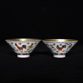 明成化斗彩鎏金鸡趣纹杯，4.5×9.6