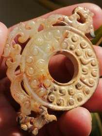 春秋战国时期和田白玉外出阔玉璧！尺寸6.2cmx4.5cmx 0.55cm！