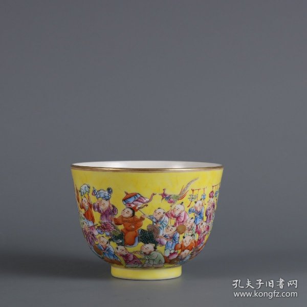 清同治年制黄地粉彩百子图主人杯