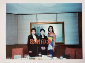 台湾美女商业强人陆莉玲 与世界华裔小姐 陆珮妤小姐 合影照片(2)