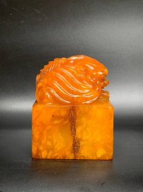 旧藏老田黄印章瑞兽之三，高10.5厘米宽8厘米，重1300克
