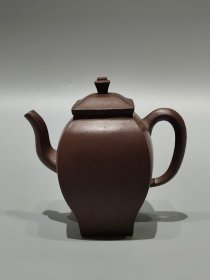 老珍藏，《彭年》底款，老紫砂壶一把，保存完整，收藏的佳品。