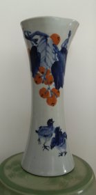 景德镇钟氏瓷业佚名瓷画花觚《小鸡枇杷◆一树黄金果》