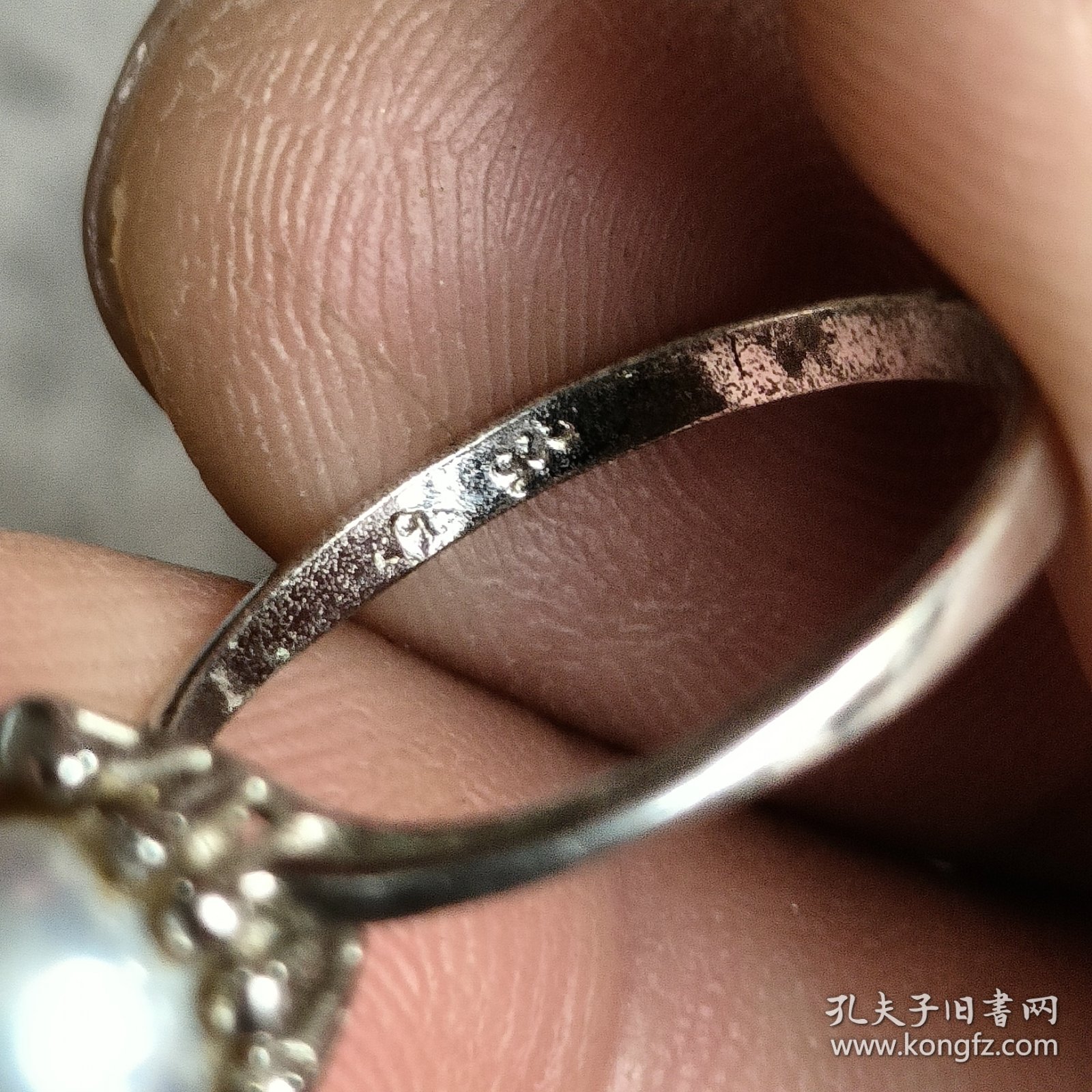 银镶珍珠戒指