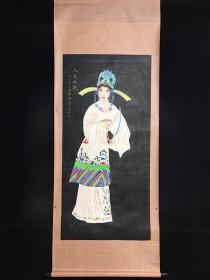 戏女画  纯手绘  一图—物
裱好尺寸  高*宽198cm*78cm
画芯尺寸  高*宽134cm*67cm