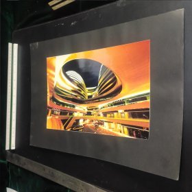摄影作品37：同一来源系列之建筑照片一张(银河Soho，作者不同，彩色