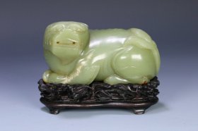清代 和田黄玉子母瑞兽摆件，尺寸10.5*8.8*6厘米，重598克