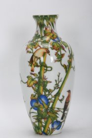 清雍正珐琅彩郎世宁花鸟诗文花瓶