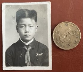 老照片 品相尺寸以图为准 货号：16999 第一批佩戴红领巾的红小兵靓照