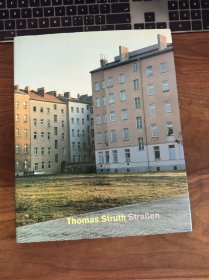 Thomas Struth's Strasson: 1995 摄影画册