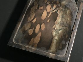 旧藏松皮纹歙砚款：梅景书屋珍藏(吴湖帆）