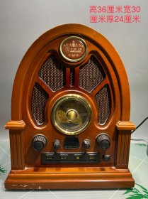 木壳老收音机，正常使用，声音响亮，全品，包老