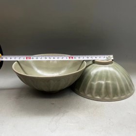 龙泉窑碗一对