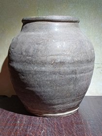 汉代黑陶罐