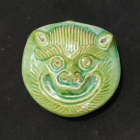 绿釉狮王头 文房水注