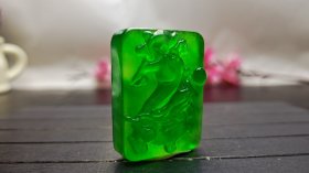 顶级龙石种帝王绿翡翠挂件，整料雕刻，水头超好，超级完美，38.8克