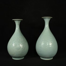 汝窑清凉寺御制款雕刻龙凤纹玉壶春瓶，高28.5×16厘