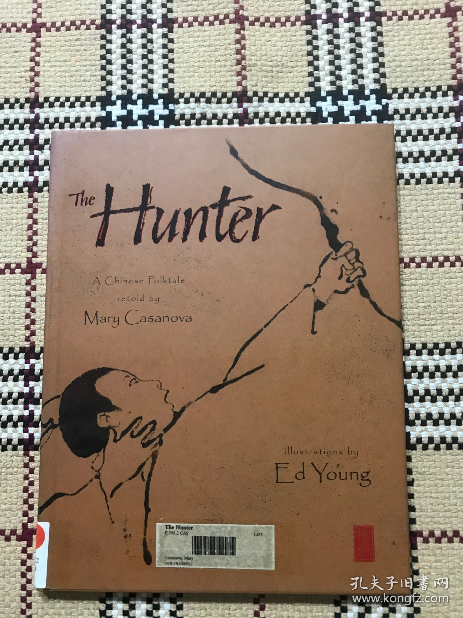 【英文】【儿童绘本】The Hunter（精装本）品相自鉴