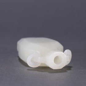 和田玉双耳衔环鼻烟壶