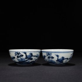 明宣德青花鹭鸶花卉纹卧足杯    4×9.3厘米