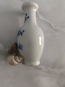小瓷瓶