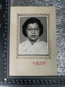上海女知识分子 老照片 六七十年代旧照片 【上海红都照相 】带底板 品好