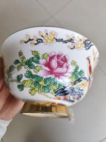 清代珐琅彩瓷碗