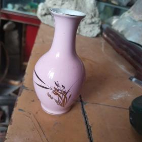 五六十年代粉红釉描金小花瓶