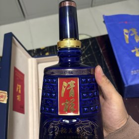 清样酒瓶一对 有收藏编号及签名