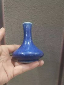 清代霁蓝釉长颈瓶