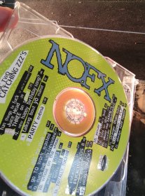 外国原版2CD套装，教父级朋克摇滚乐队NOFX《45 or 46 songs that weren't good enough to go on our other records》