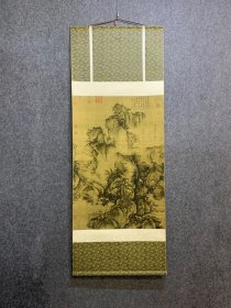 品名：No.1675【郭熙 早春图】 |精装挂轴 尺寸：203×76 材质：采用150g高清艺术加厚宣 纸，进口顶级微喷机复刻， 原汁原味，适合学习临摹 欣赏装饰。 整体锦绫装裱，锦绫收边， 以供饕赏，书房茶室装饰 之佳品，馈赠师友之好物