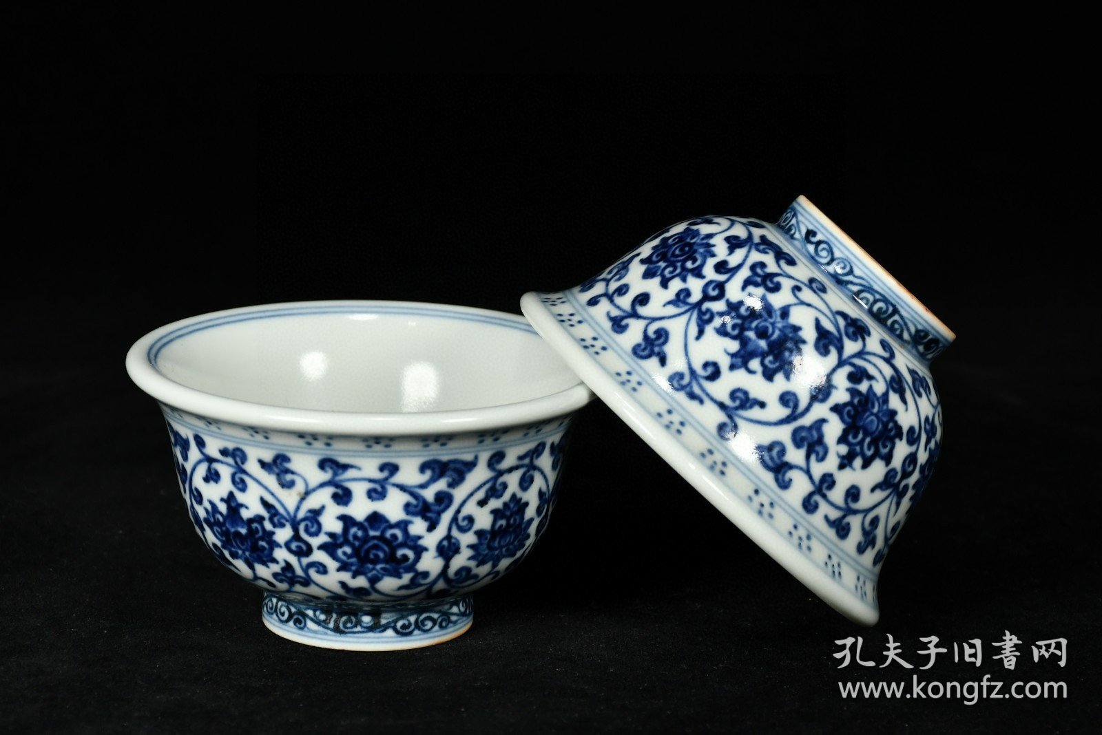 旧藏 明永乐青花缠枝莲纹压手杯 高5厘米 直径9.5厘米