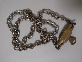 七八十年代民俗老物件，铜链锁，功能正常，长大概80CM 细节尺寸看大图。
