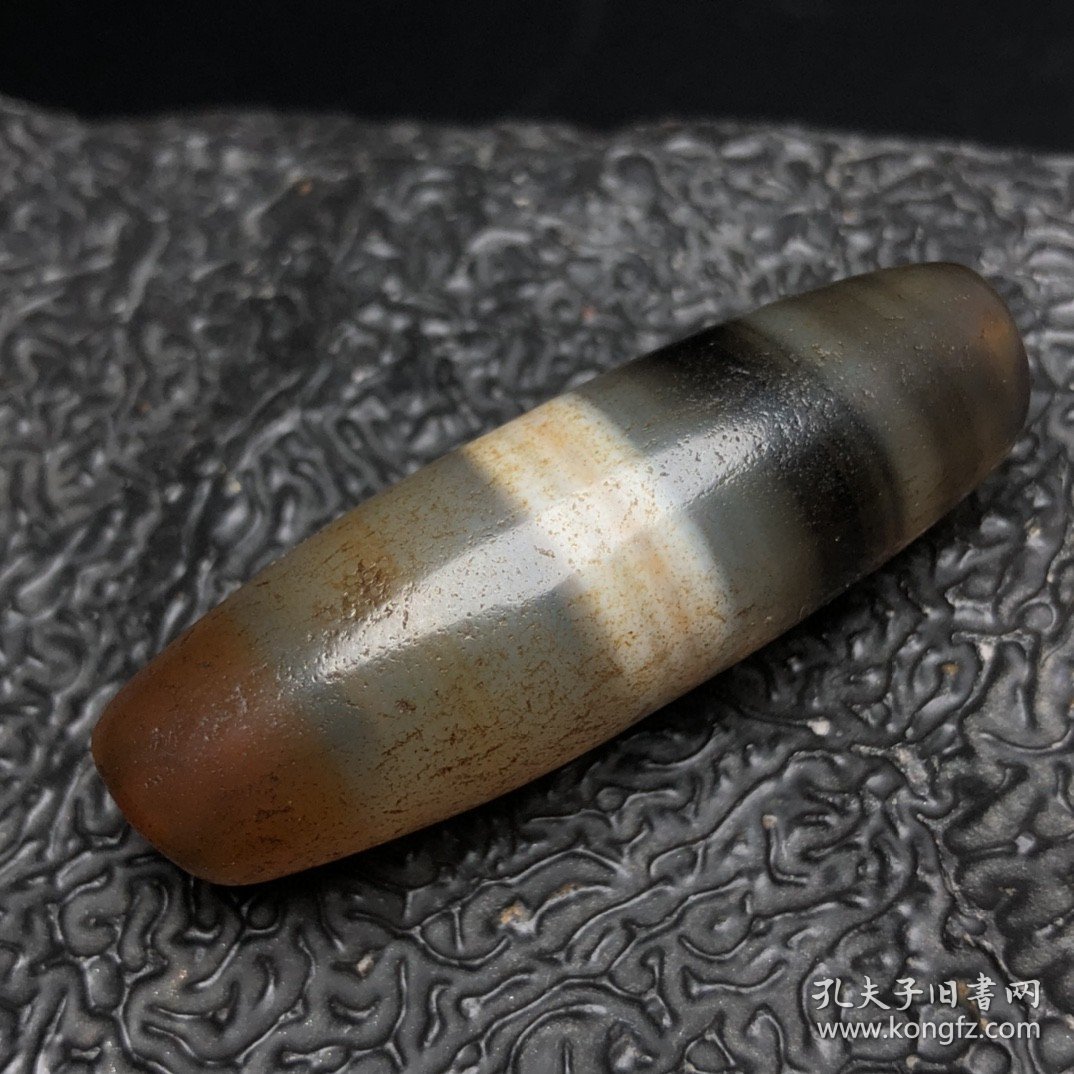 旧藏 多线天珠 尺寸 4.7×1.6厘米，重 16.6克
