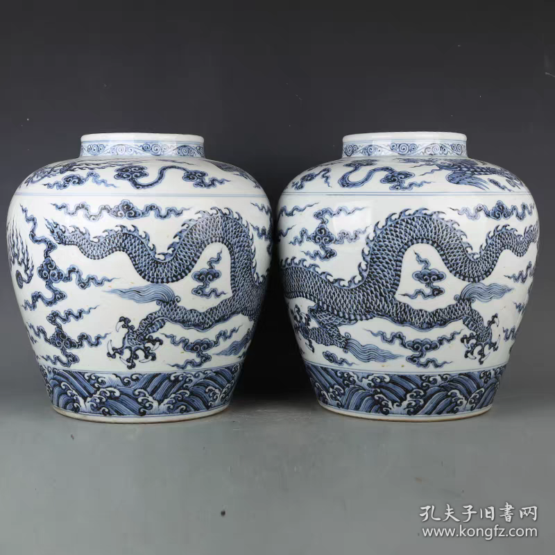 明云龙纹大号青花罐一对