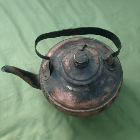 新疆维族铜壶
