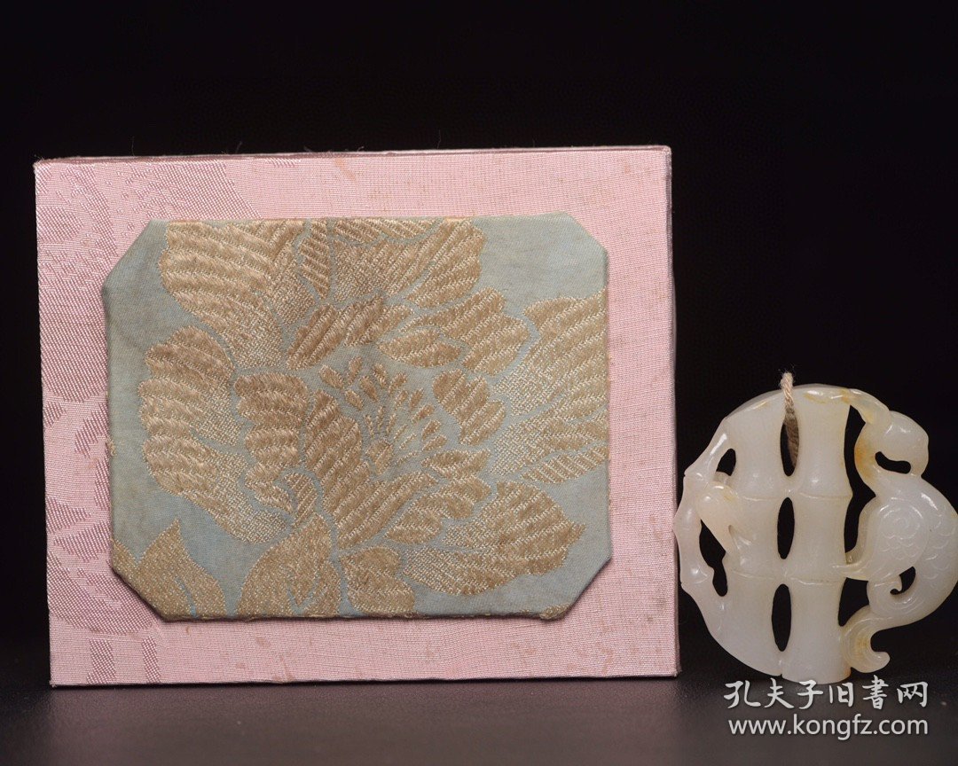 和田玉节节高升规格: 5.6×5.6×1.2厘米重 50克