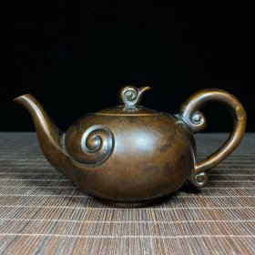 纯铜云纹提把壶，高7.5厘米，长15厘米，重585克