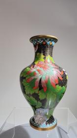 民国晚期铜胎掐丝珐琅花瓶
