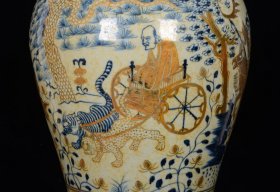 元青花描金人物鬼谷子下山故事纹梅瓶；49x24厘米