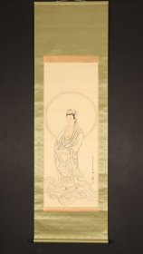 高野山主大兴的白衣观音 佛画挂轴 纯手绘 绢本 全画纵184Cm横56.6Cm，本纸纵111Cm 横41.5Cm，木轴，出自名师之手，百选之首，唯此一幅，白衣的盛隆，人人皆知。